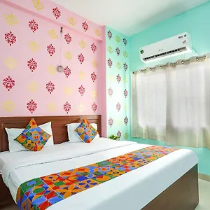 3* Hotel Fabexpress Kashi Khand