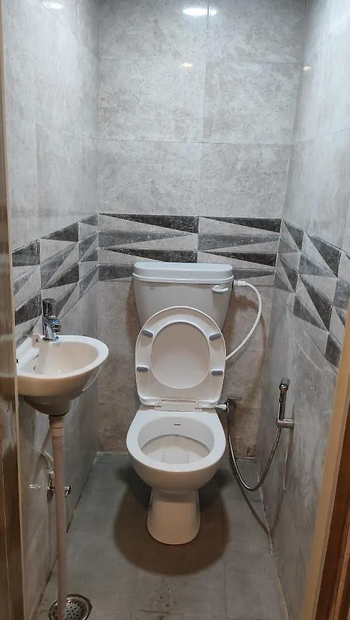 Raghuvanshi Paying Guest House فاراناسي