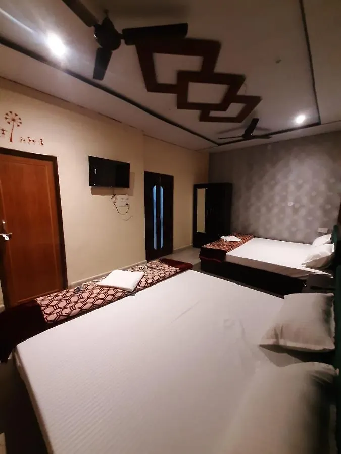 Raghuvanshi Paying Guest House فاراناسي 0*,
